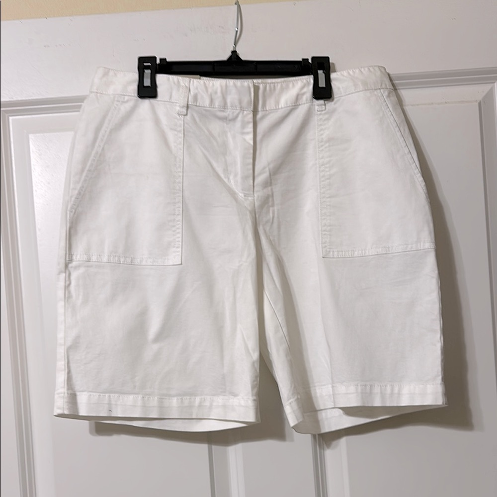 NWT GH BASS Horizon Chino 9” Relaxed Fit White Shorts, Women’s Size 6
